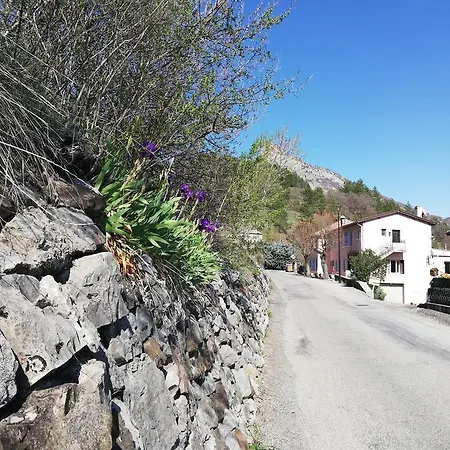 Gites Les Tilleuls Bed & Breakfast 2*